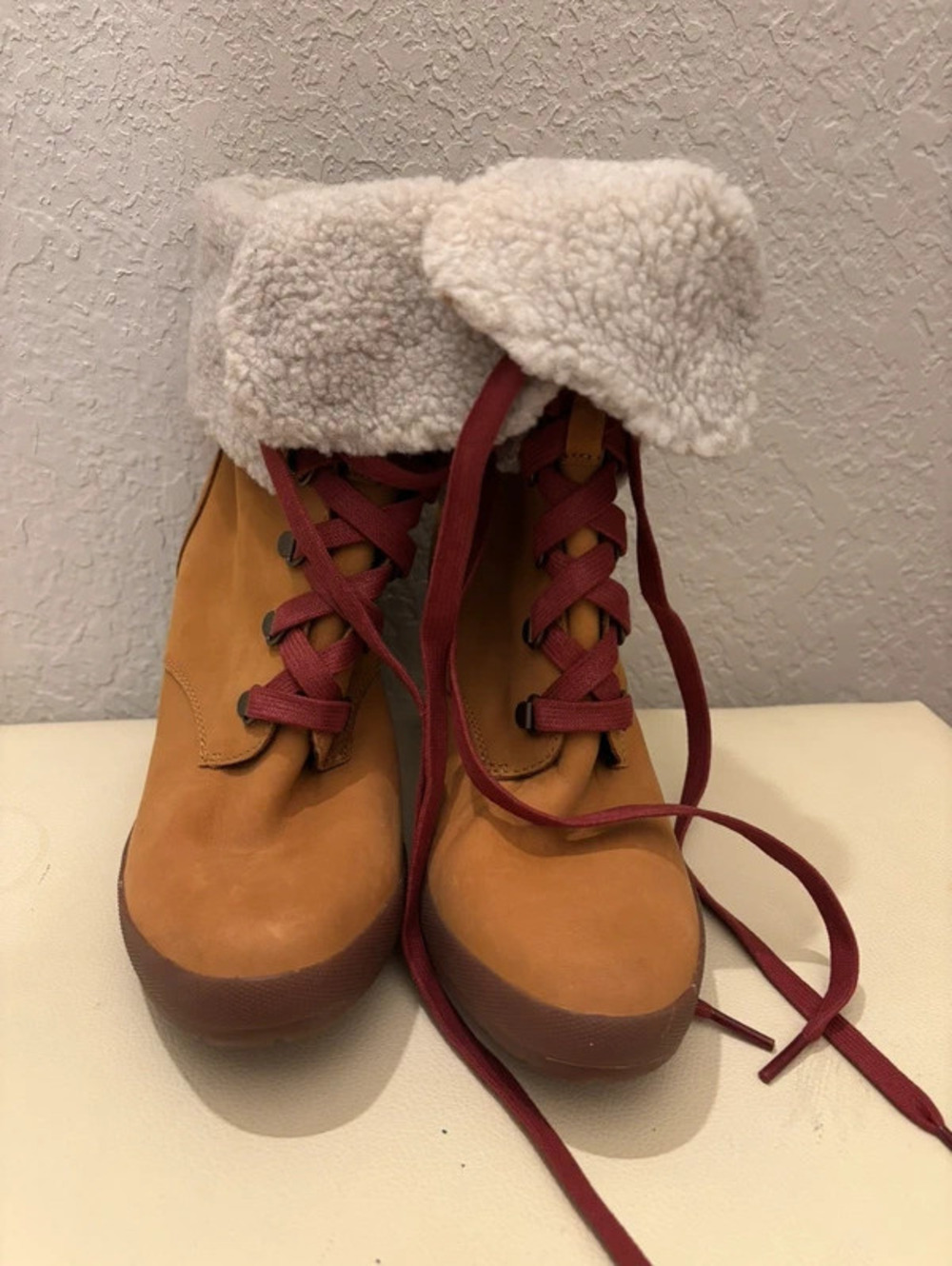 NWOT Timberland Camdale Fleece Fold-Down Heeled Boots – Size 9 Wheat